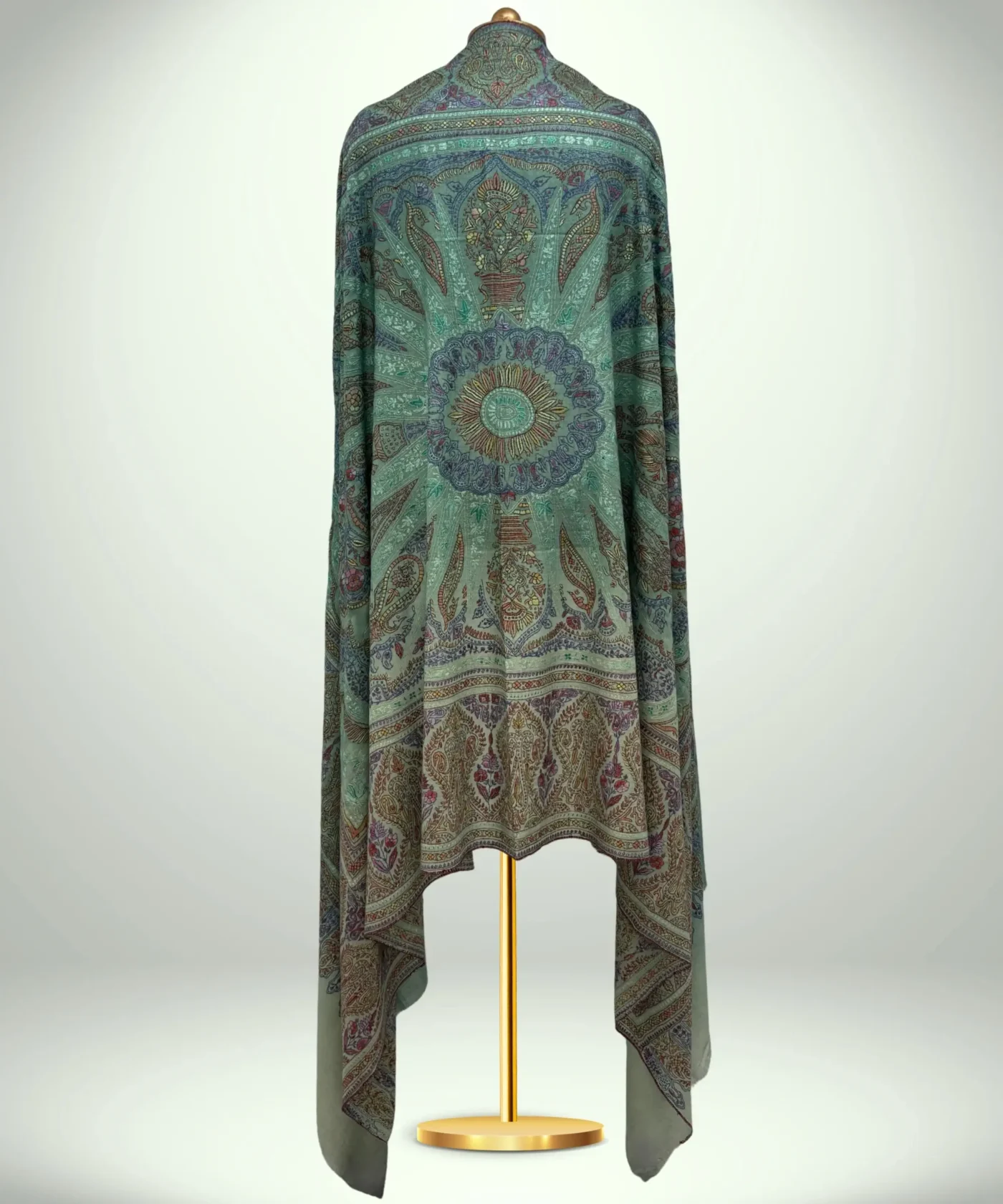 Handmade Pashmina Jamawar Shawl With Sozni Embroidery in Emerald Green - Image 2