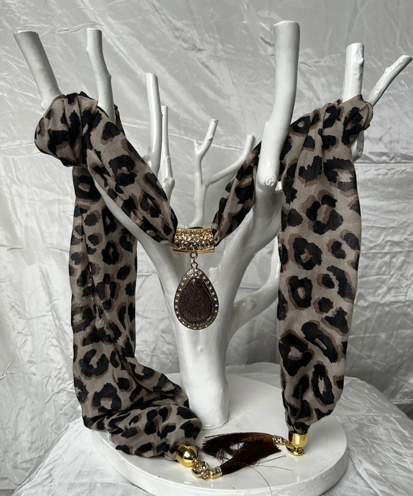 Scarf With Pendant - Image 3