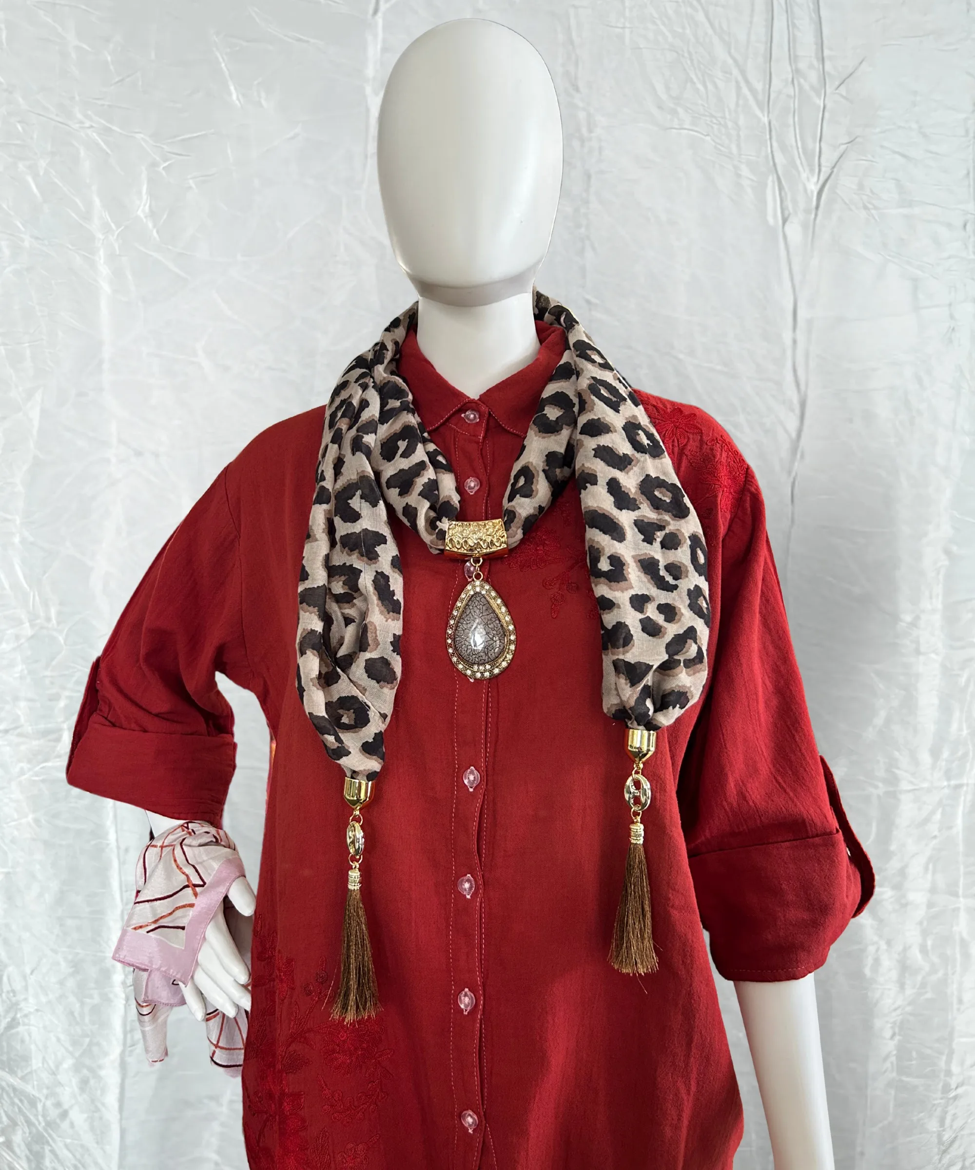 7-1-1 Scarf With Pendant - Image 1