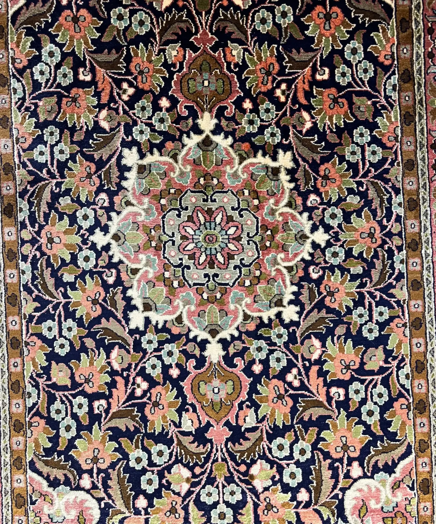 Carpet Silk Handmade (2.5'x4'Ft.) - Image 3