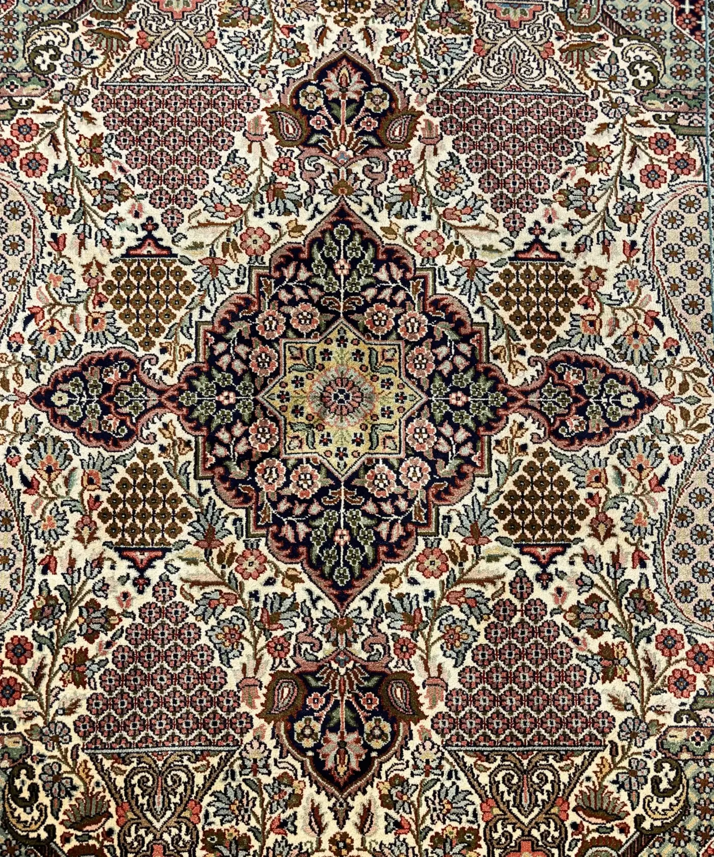 Carpet Handmade Silk On Cotton (4' x 6' Ft.) - Image 3