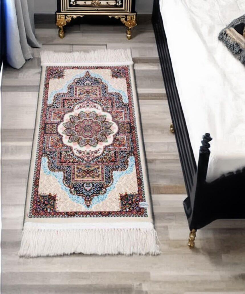 Carpet Woollen Oriental(1.5' x 3.5' Ft.)