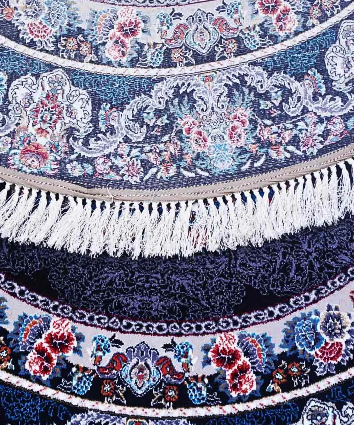 Round Woollen Carpet (5' x 5' Ft.) - Image 3
