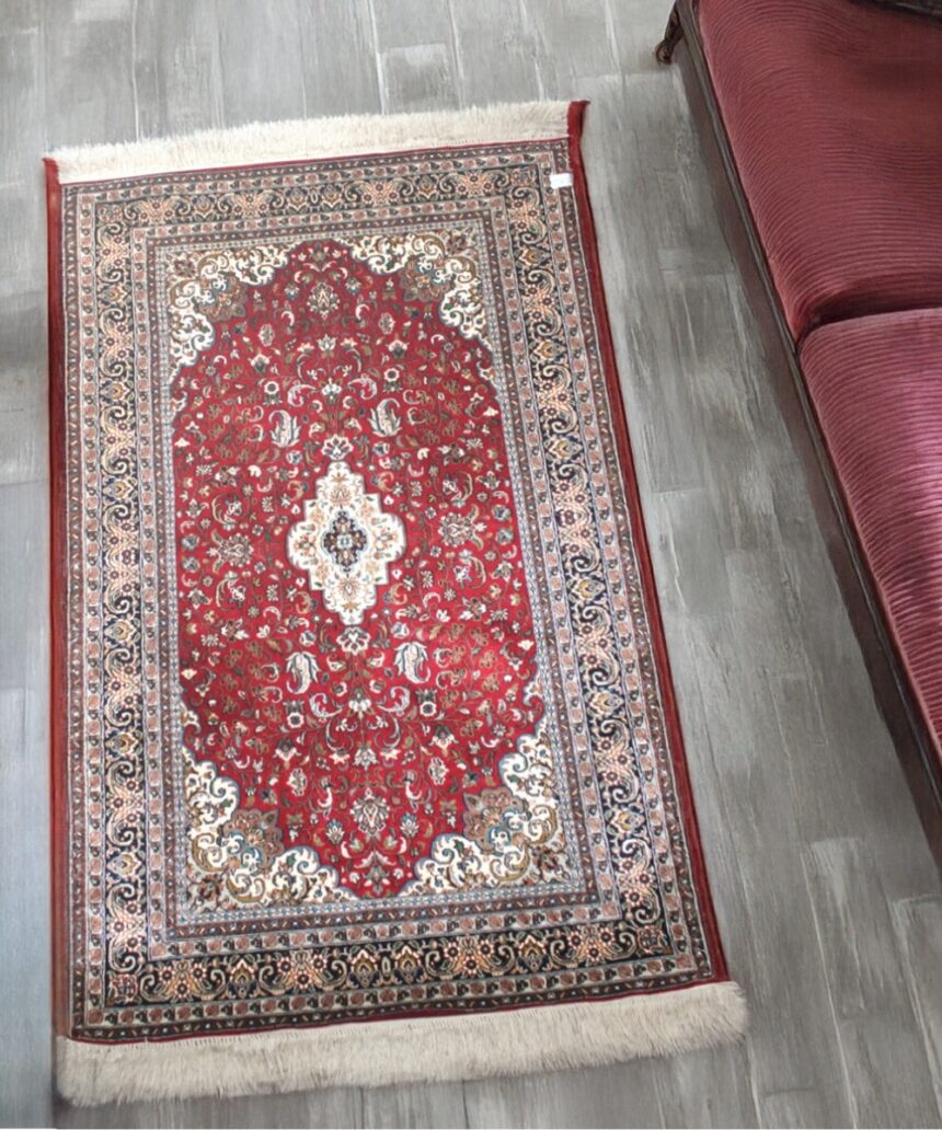Carpet Handmade Silk (2.5’ X 4’Ft)