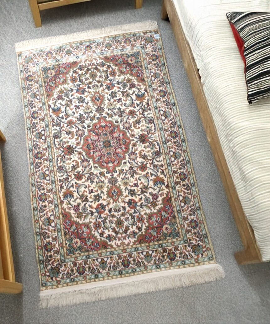 Carpet Handmade Silk On Cotton (2.5' x 4'Ft.)