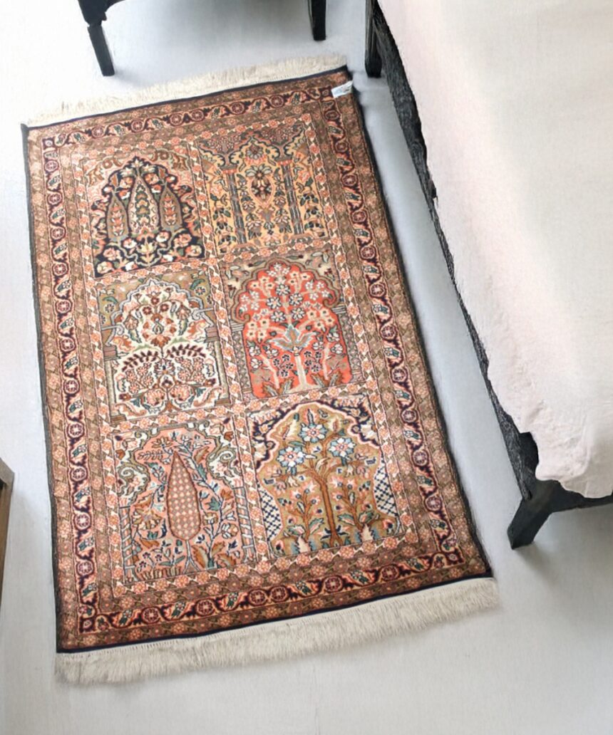 Carpet Handmade Silk On Cotton (2.5' X 4'ft)