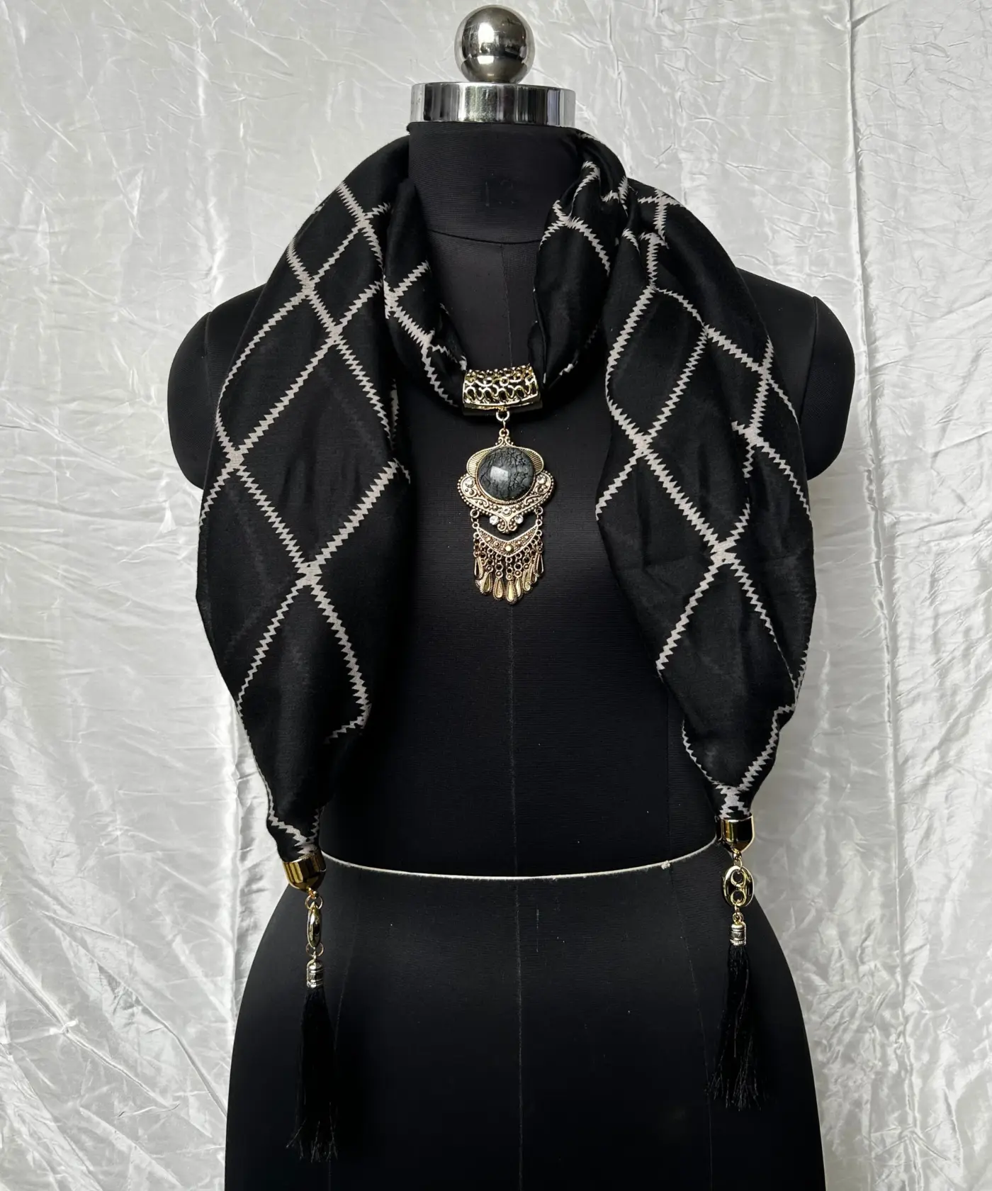 Scarf With Pendant - Image 2